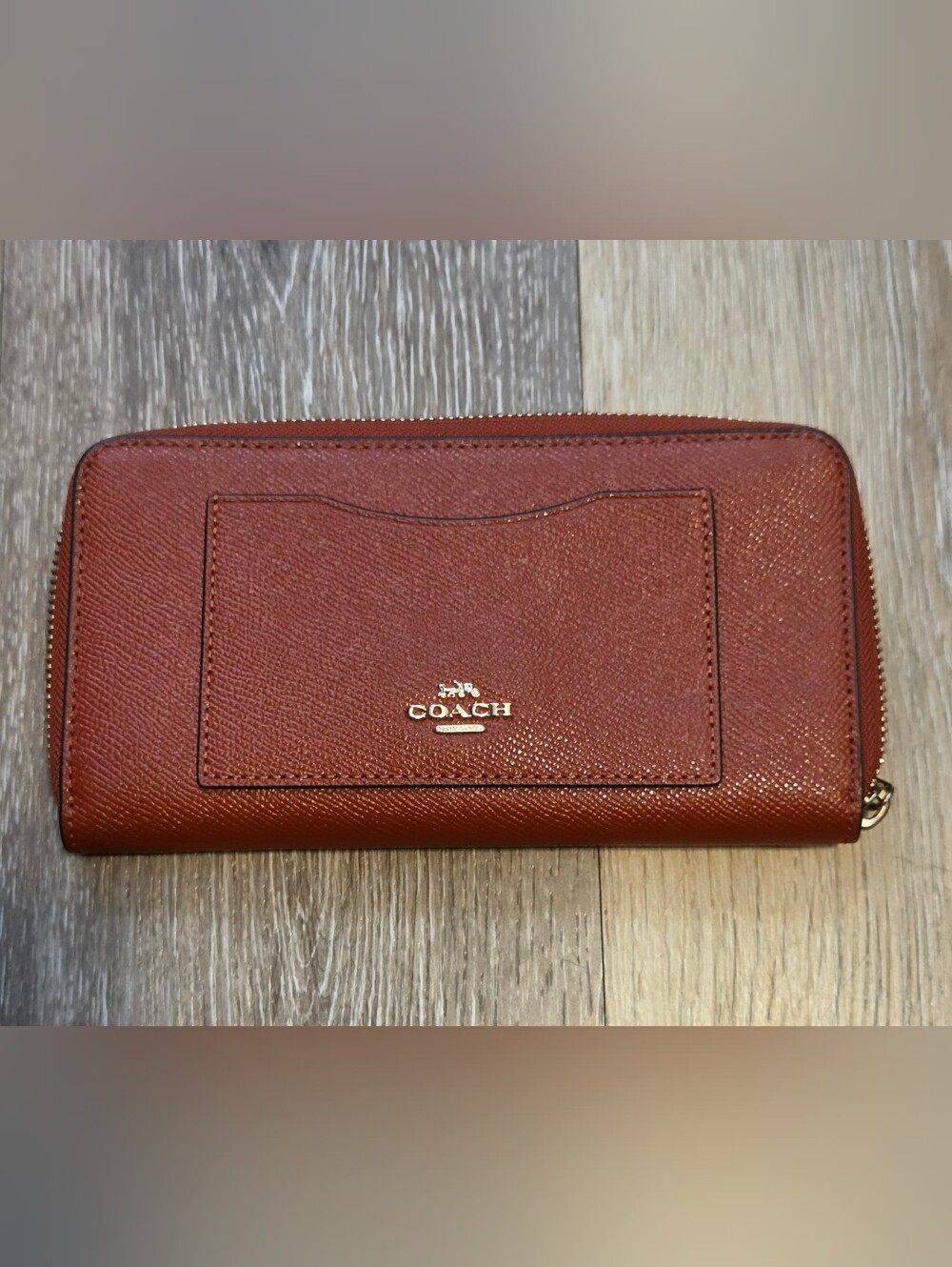 COACH Crossgrain Leather Accordion Zip Wallet Like New